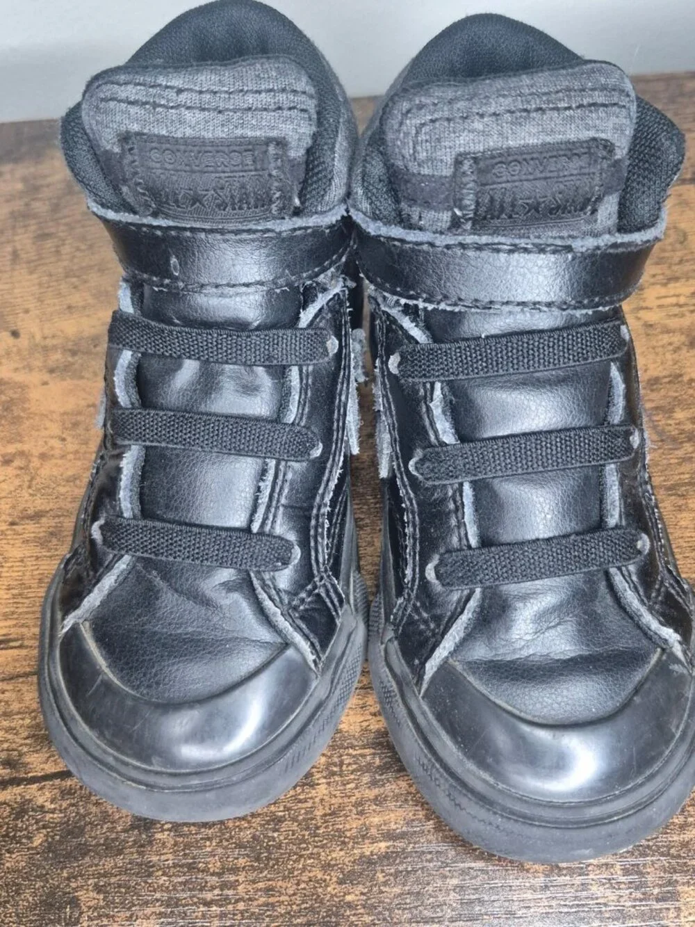 Converse Chuck Taylor All Star Infant/toddler sz8 Black Leather High-Top Sneaker